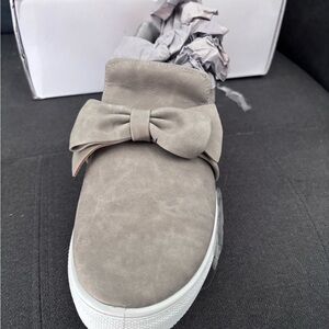 Olivia Miller Gray Bow Sneakers
